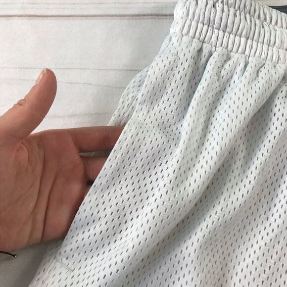 Nike Men Medium White Dry Classic Basketball Shorts - Picture 4 of 14